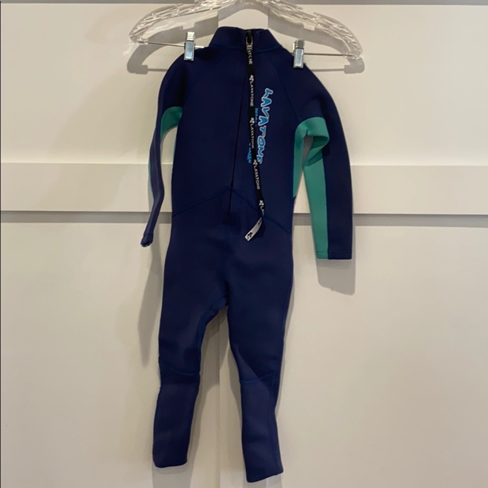 Lavatone kids wetsuit size 5/6
